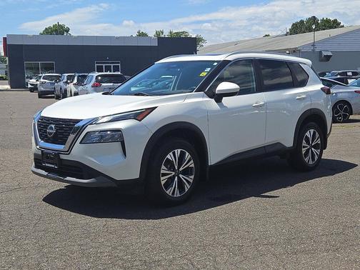 Pearl White Tricoat 2023 Nissan Rogue SV