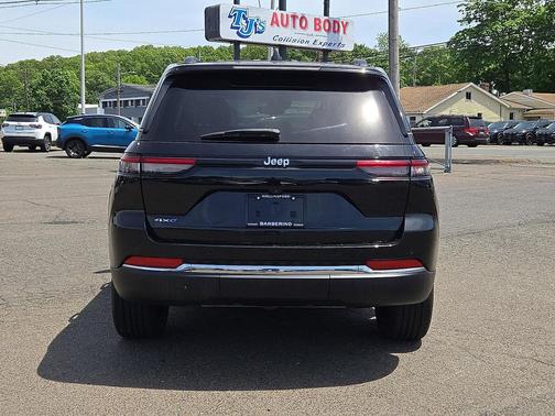 Diamond Black Crystal Pearlcoat 2023 Jeep Grand Cherokee 4xe Base