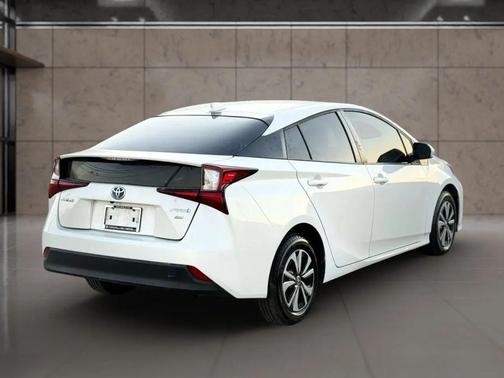 2020 Toyota Prius LE