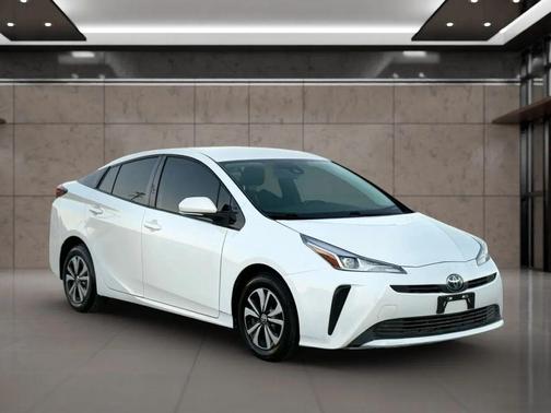 2020 Toyota Prius LE