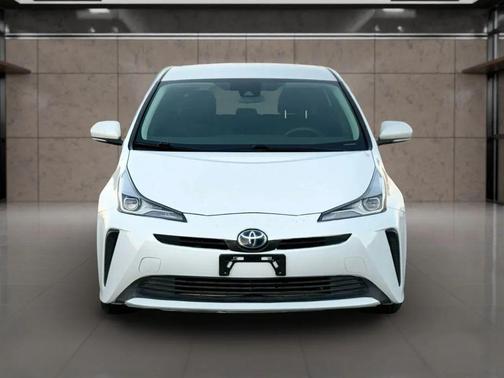 2020 Toyota Prius LE