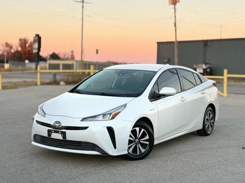 2020 Toyota Prius LE