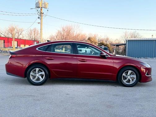 2023 Hyundai SONATA SE