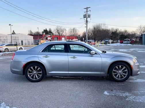 2018 Chrysler 300 Limited