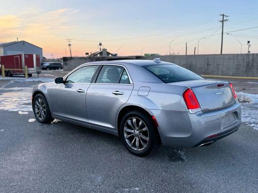 2018 Chrysler 300 Limited