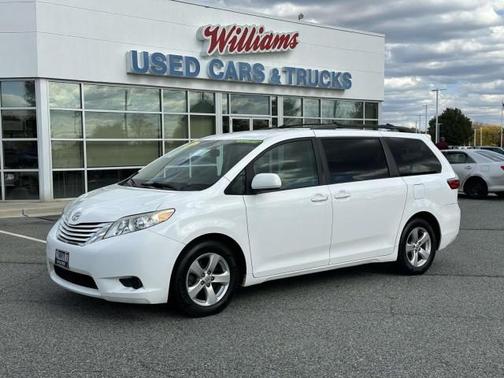 2015 Toyota Sienna LE