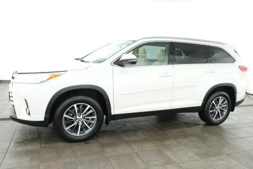 Blizzard Pearl 2019 Toyota Highlander XLE