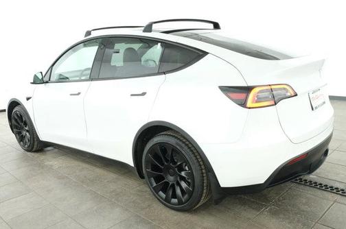 2022 Tesla Model Y Long Range Dual Motor All-Wheel Drive