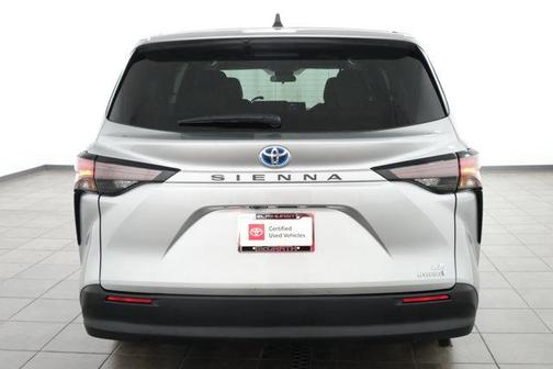 2024 Toyota Sienna LE