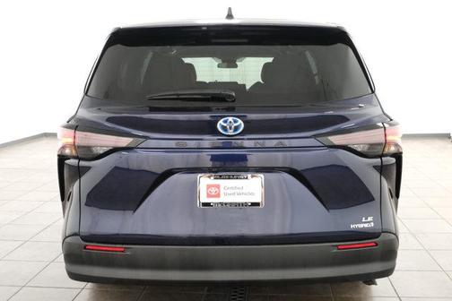2024 Toyota Sienna LE