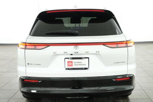 2025 Toyota Crown Signia Limited