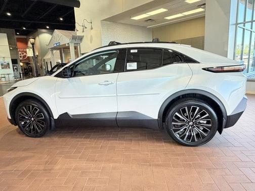 Wind Chill Pearl 2026 Toyota C-HR XSE