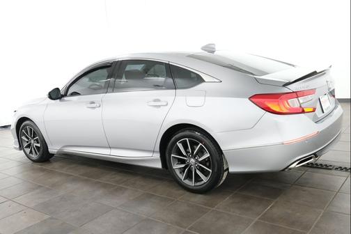 Lunar Silver Metallic 2022 Honda Accord EX-L 1.5T