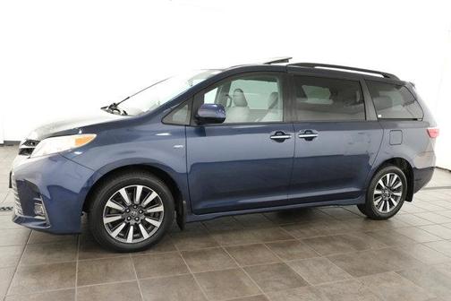 2018 Toyota Sienna XLE