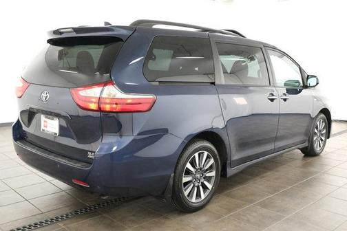 2018 Toyota Sienna XLE