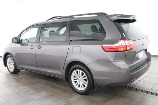2017 Toyota Sienna XLE Premium