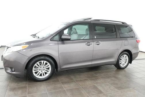 2017 Toyota Sienna XLE Premium
