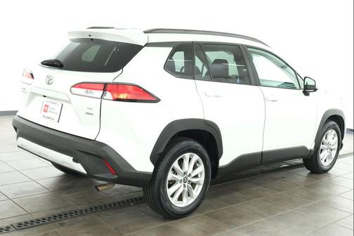 Wind Chill Pearl 2024 Toyota Corolla Cross LE