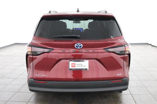 2025 Toyota Sienna XLE
