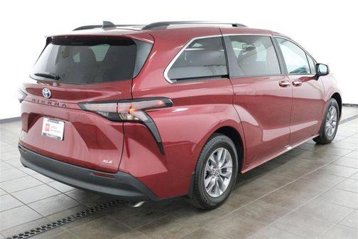 2025 Toyota Sienna XLE 7 Passenger