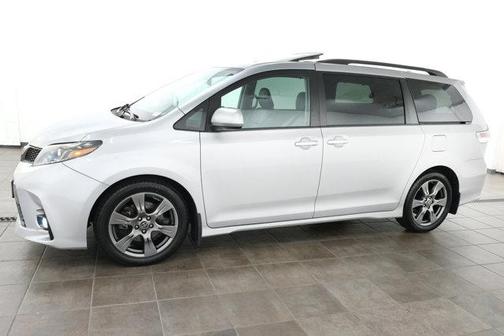 2019 Toyota Sienna SE