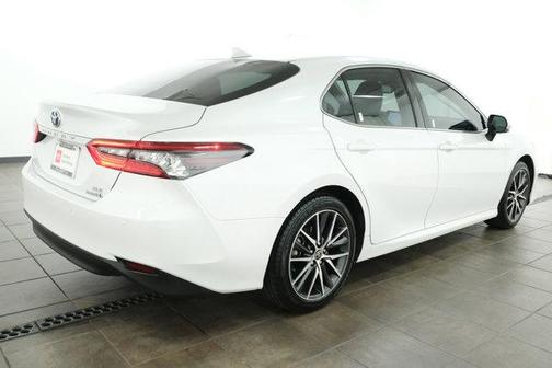 2023 Toyota Camry Hybrid XLE