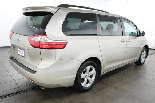 2015 Toyota Sienna LE