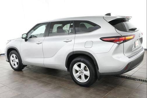 Celestial Silver Metallic 2024 Toyota Highlander LE
