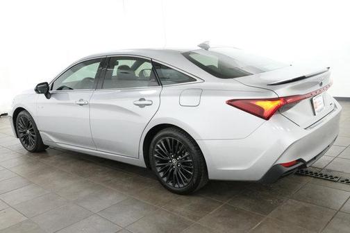 2020 Toyota Avalon Hybrid XSE