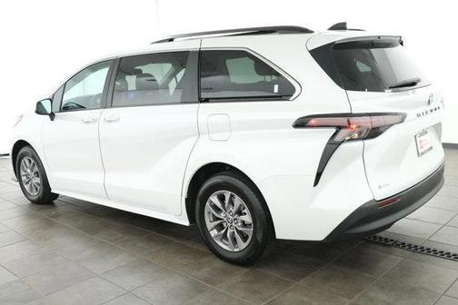 2025 Toyota Sienna XLE