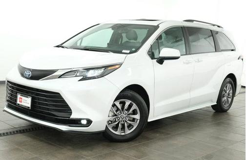 2025 Toyota Sienna XLE