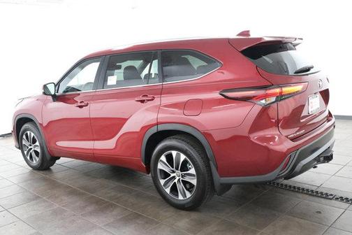 2025 Toyota Highlander XLE