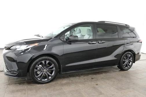 2025 Toyota Sienna XSE 7 Passenger