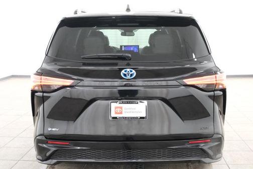 2025 Toyota Sienna XSE 7 Passenger