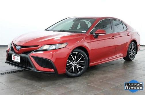 2022 Toyota Camry Hybrid SE