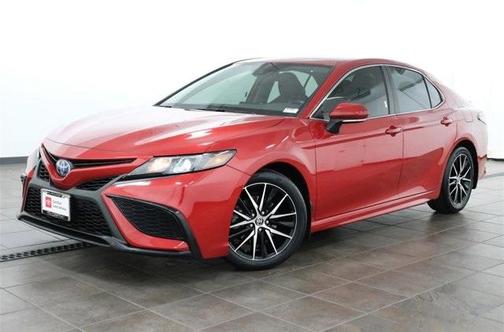 2022 Toyota Camry Hybrid SE