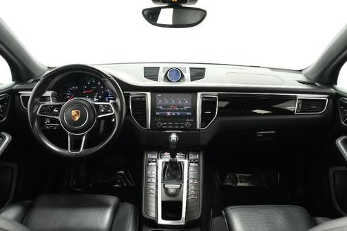 2017 Porsche Macan Base