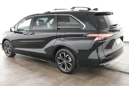2025 Toyota Sienna Platinum 7 Passenger