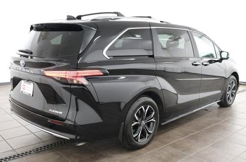 2025 Toyota Sienna Platinum 7 Passenger