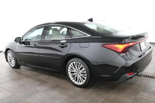 Midnight Black Metallic 2019 Toyota Avalon Hybrid Limited