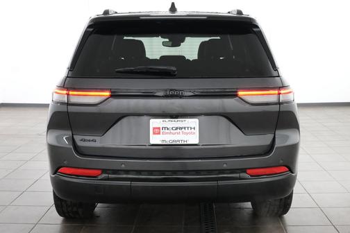 Baltic Gray Metallic Clearcoat 2024 Jeep Grand Cherokee Altitude