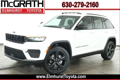 Bright White Clearcoat 2023 Jeep Grand Cherokee Altitude