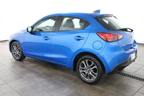 2020 Toyota Yaris Sedan LE