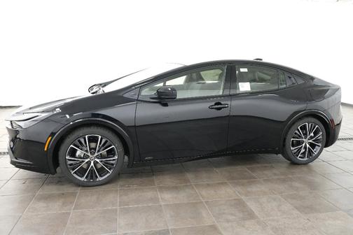 2025 Toyota Prius XLE