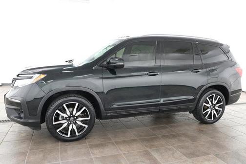 Black Forest Pearl 2021 Honda Pilot Touring 8-Passenger