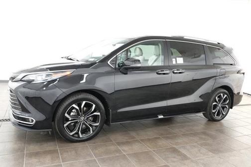 2025 Toyota Sienna Platinum