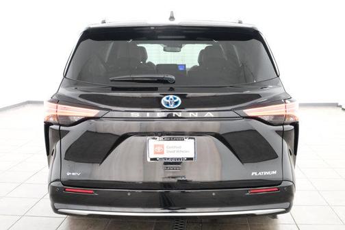 2025 Toyota Sienna Platinum