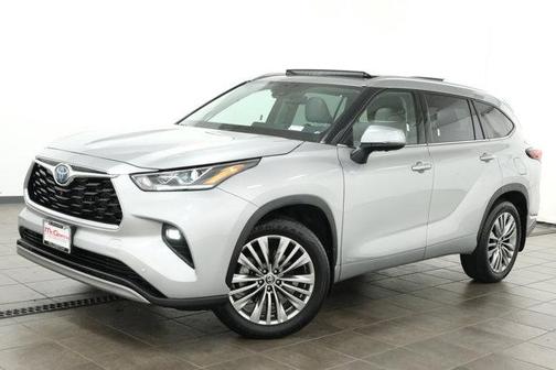 2024 Toyota Highlander Hybrid Platinum