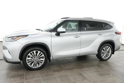 2024 Toyota Highlander Hybrid Platinum
