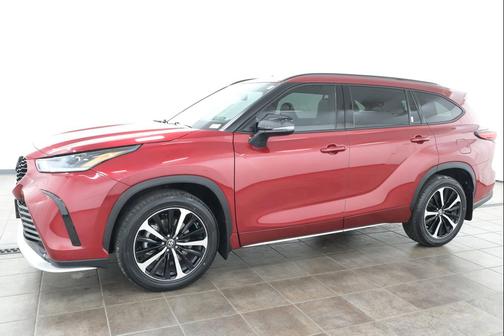 Ruby Flare Pearl 2022 Toyota Highlander XSE